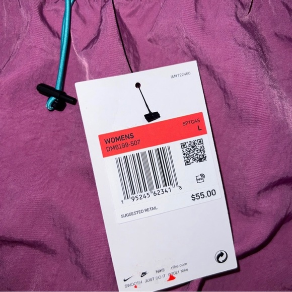 Nike Skirts Nike Women's
Sportwear Swoosh Woven High Waited Skirt - Picture 3 of 3